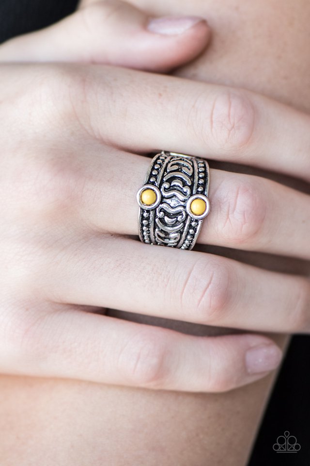 Paparazzi ♥ Lost In The Amazon - Yellow ♥ Ring