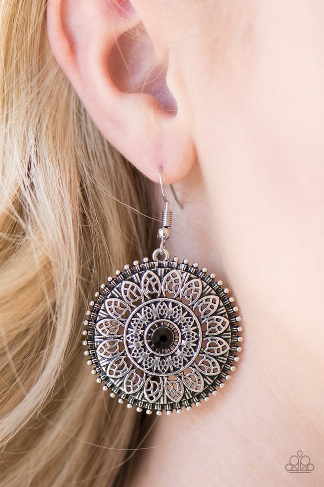 Paparazzi ♥ Garden Flower - Black ♥ Earrings