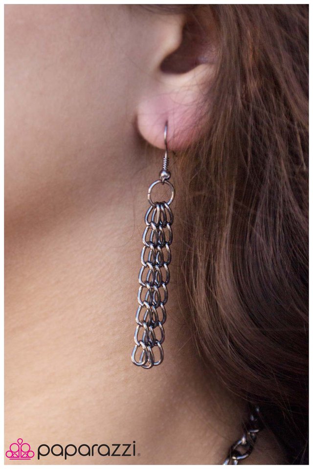 Paparazzi ♥ Brilliantly Barricaded - Black ♥ Necklace