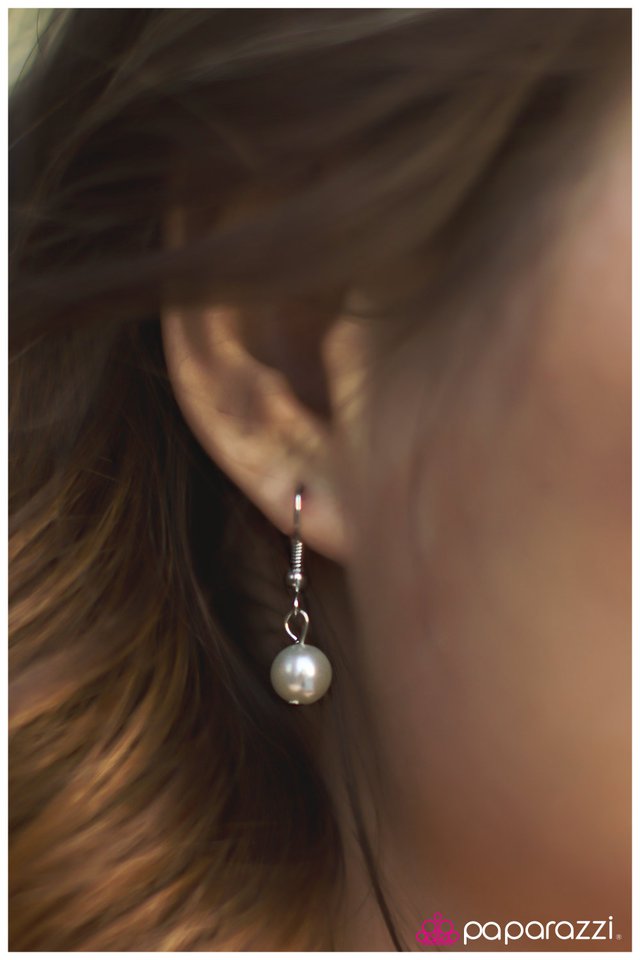 Paparazzi ♥ Not That Innocent - White ♥ Necklace