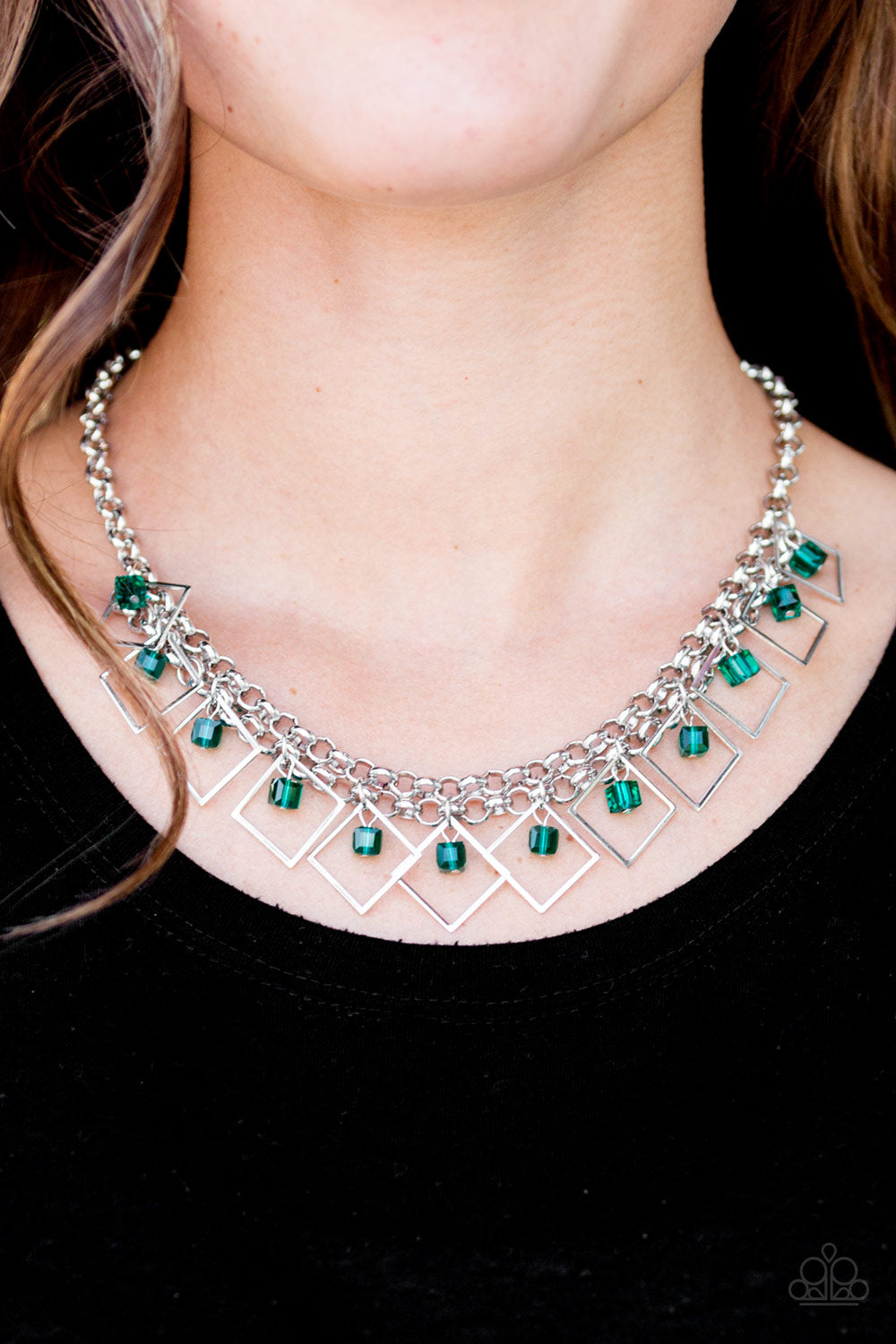 Paparazzi ♥ GEO Down In History  - Green ♥  Necklace