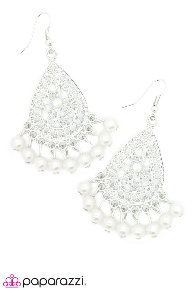 Paparazzi ♥ Drops of Inspiration - White ♥ Earrings