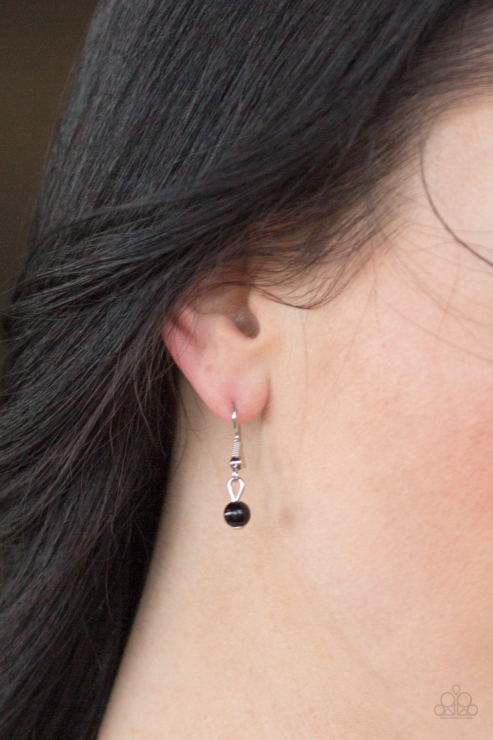 Paparazzi ♥ Worth The RITZ - Black ♥  Necklace