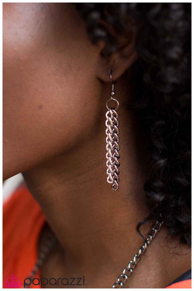 Paparazzi ♥ Feeling On Edge - Black ♥ Necklace