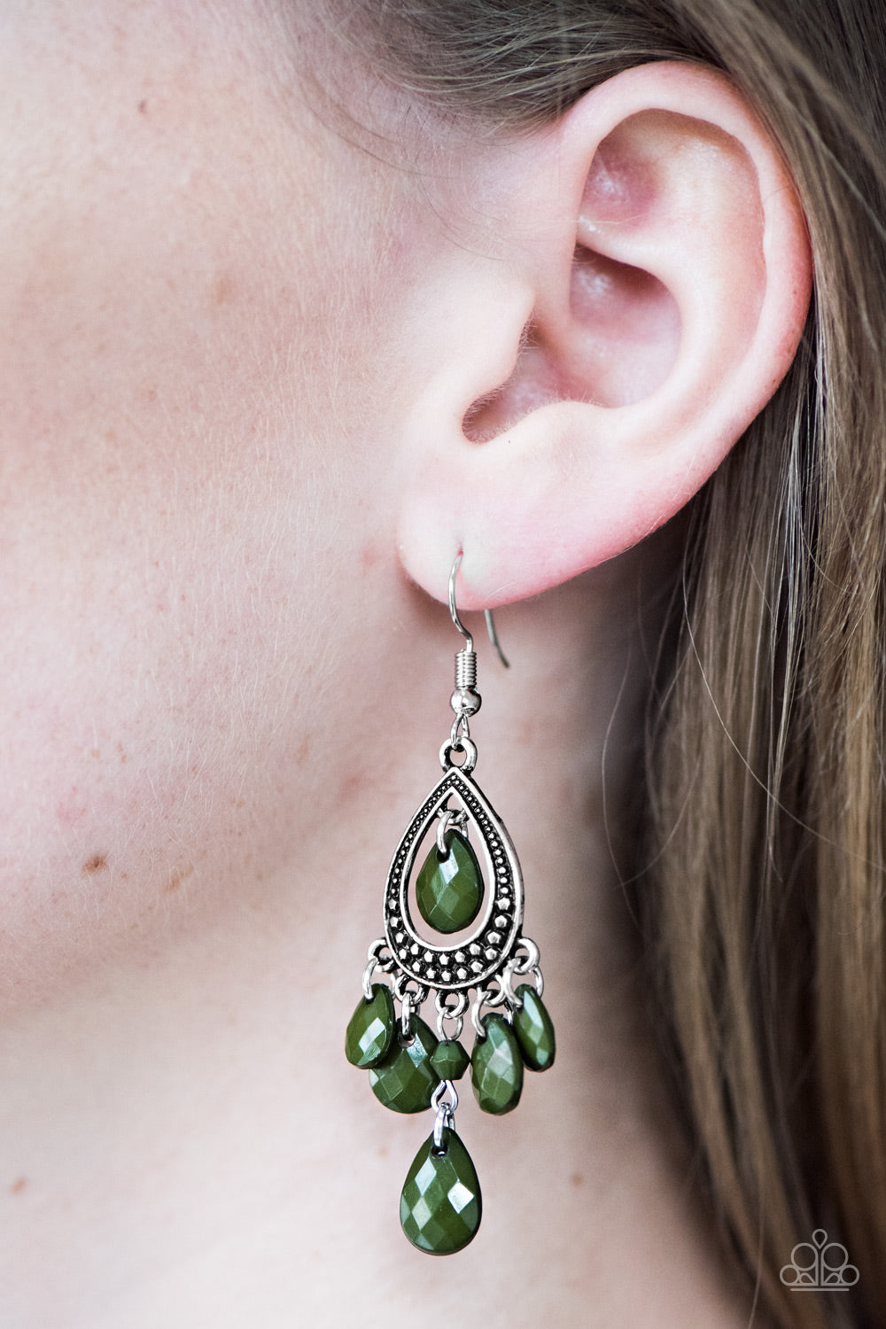 Paparazzi ♥ Enjoy The Wild Things - Green ♥  Earrings