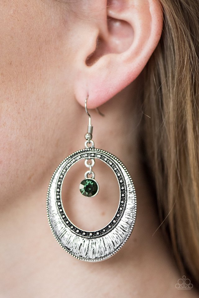 Paparazzi ♥ Madame Marvel - Green ♥ Earrings