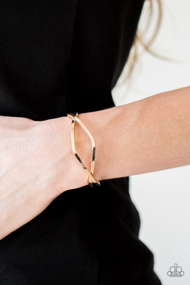 Paparazzi ♥ Urban Refinery - Gold ♥ Bracelet