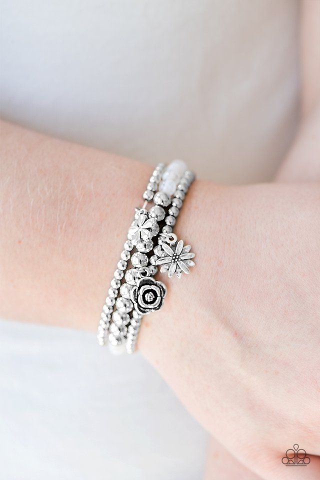 Paparazzi ♥ Gardenia Party - White ♥ Bracelet