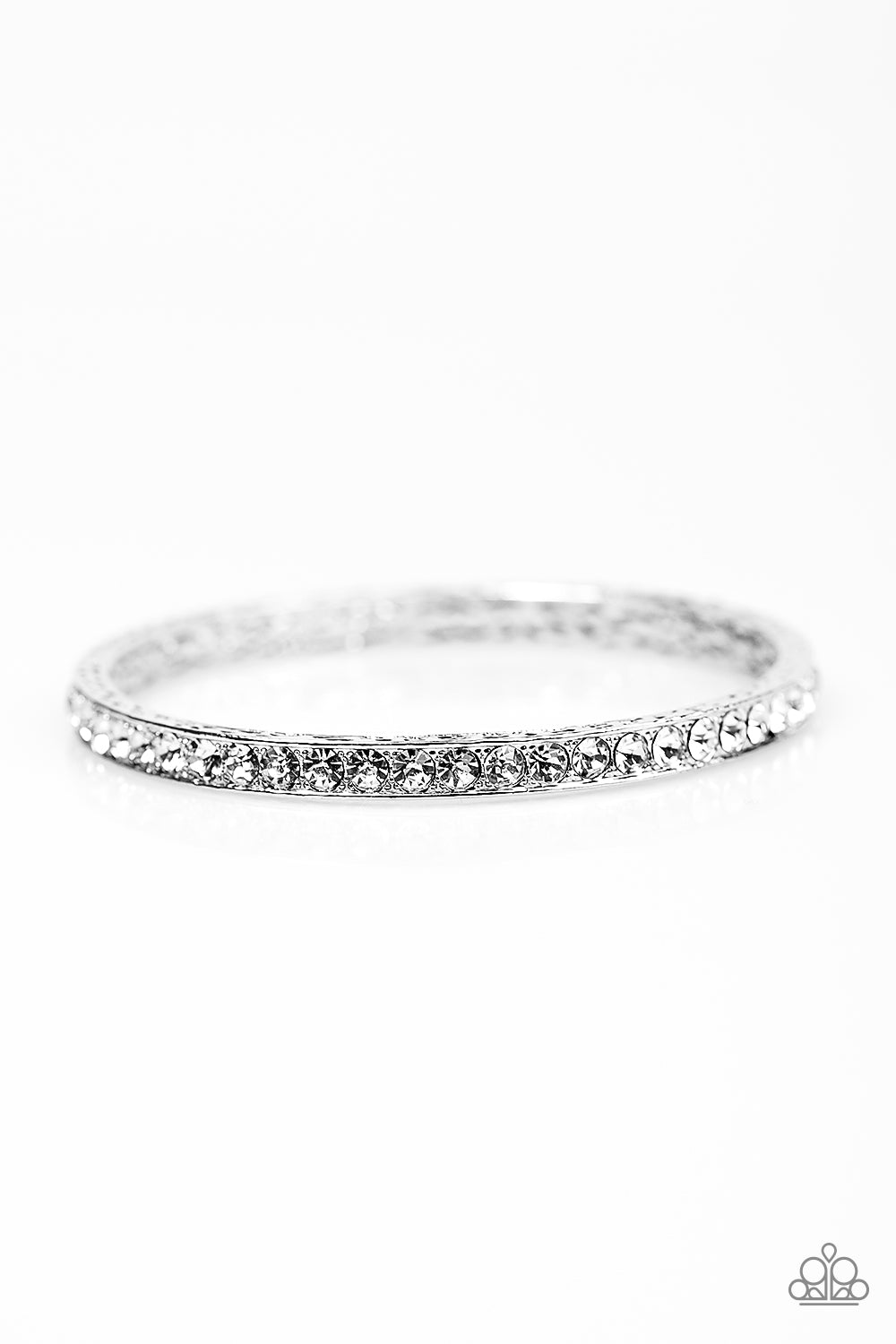 laid-back-luxury-white-p9re-wtxx-143xx