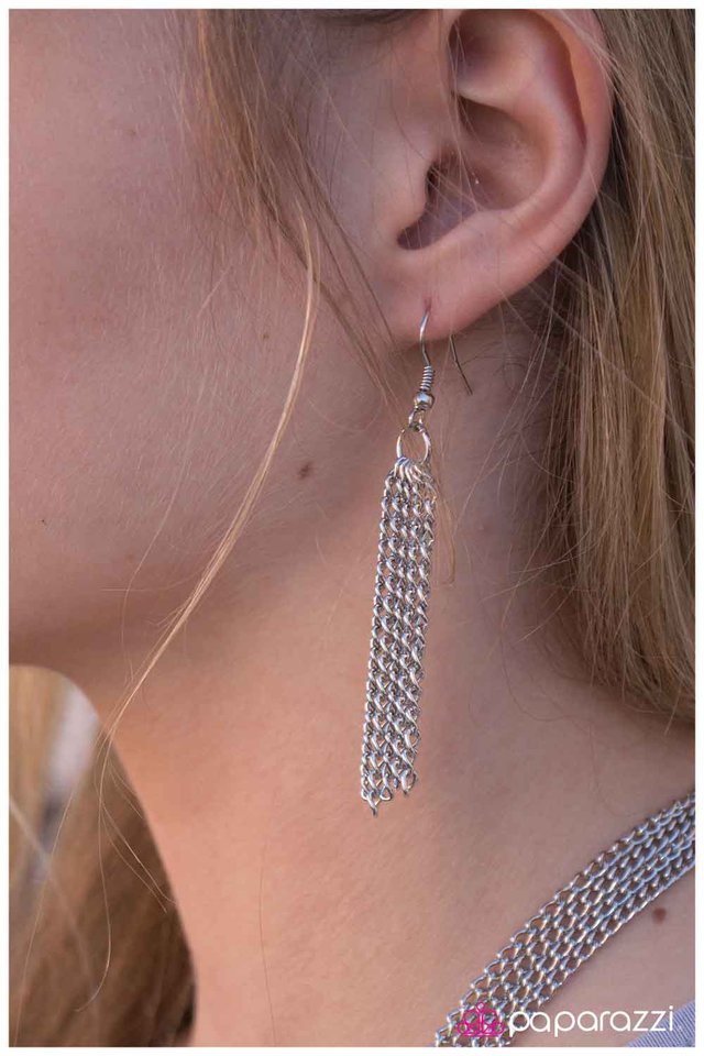 Paparazzi ♥ Throw Caution to the Wind - Black ♥ Necklace