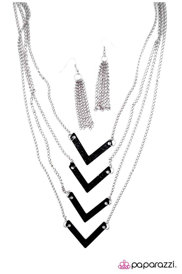 Paparazzi ♥ Throw Caution to the Wind - Black ♥ Necklace