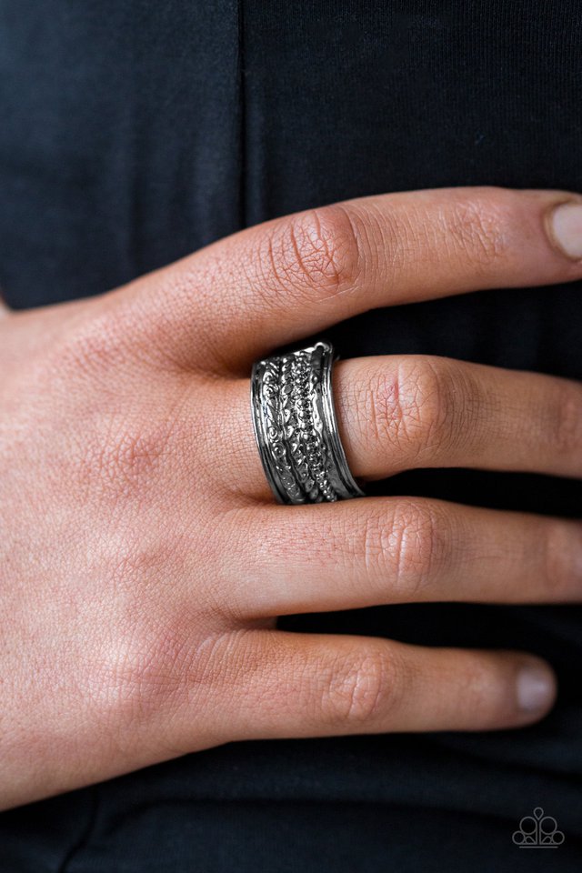 Paparazzi ♥ Whats Yours Is MAYAN - Black ♥ Ring