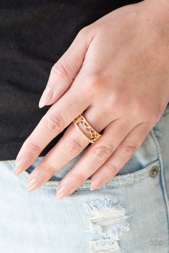 Paparazzi ♥ Money Makin Monday - Gold ♥ Ring