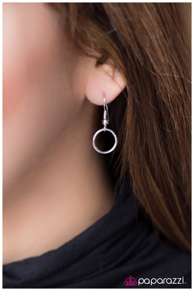 Paparazzi ♥ Jumping Through Hoops - Misted Yellow ♥ Necklace