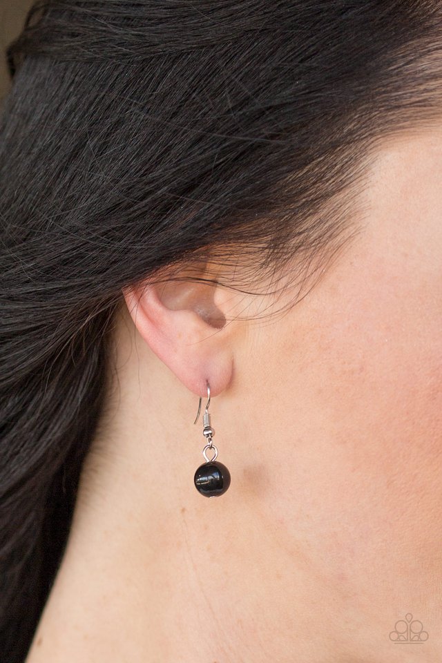 Paparazzi ♥ HUEs She? - Black ♥ Necklace