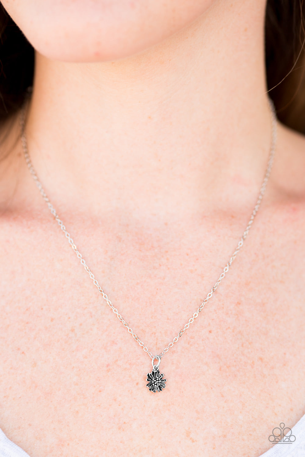 Paparazzi ♥ Carnation Coronation - Silver ♥  Necklace