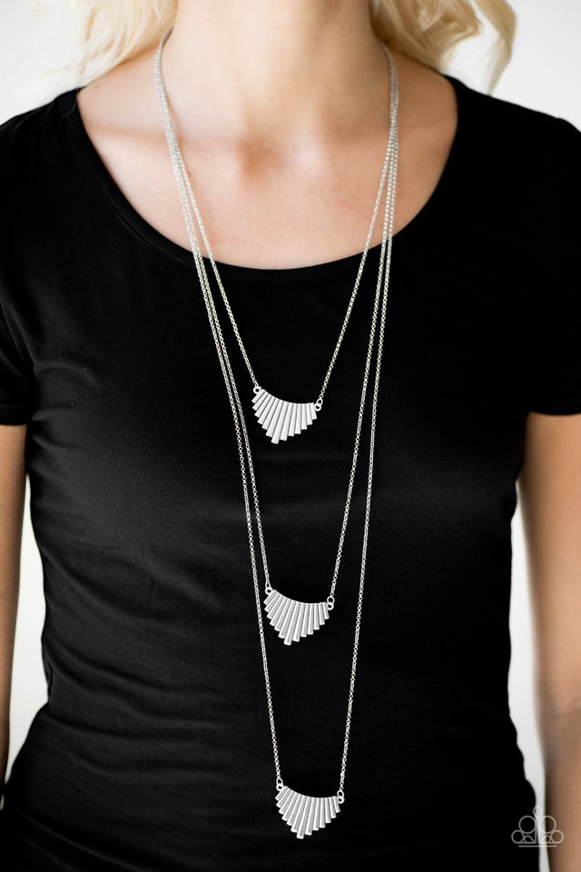 Paparazzi ♥ Uphill Battle - Silver ♥ Necklace