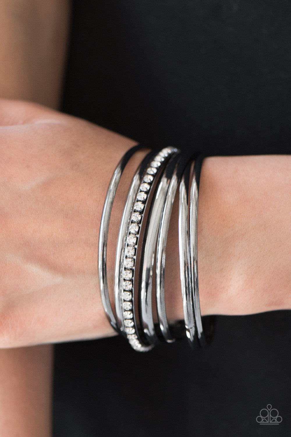 Paparazzi ♥ Gorgeous In Glitter - Black ♥  Bracelet