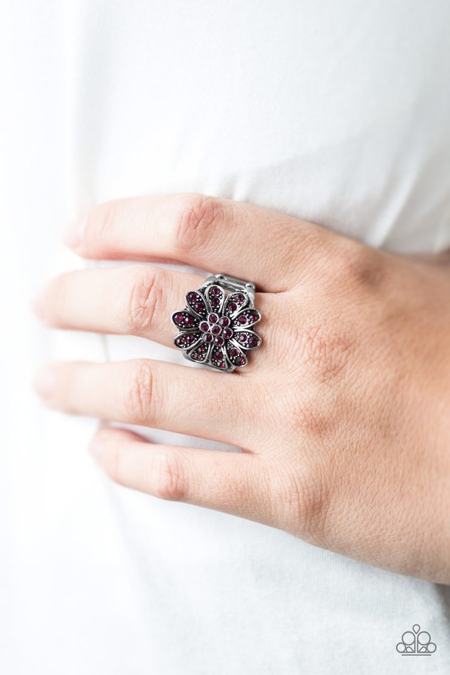 Paparazzi ♥ Peppy Perennial - Purple ♥ Ring