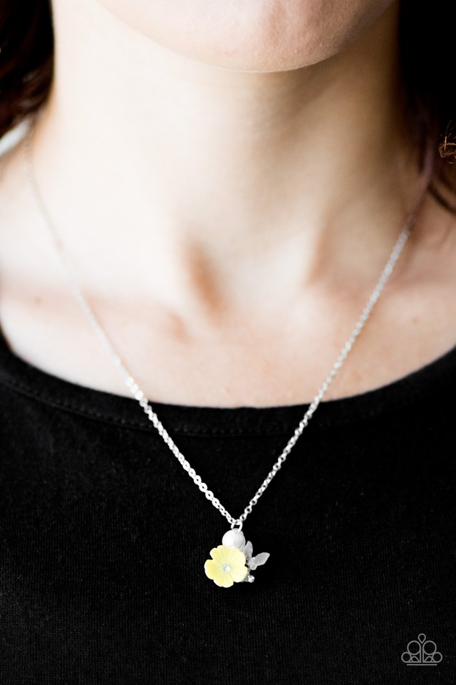 Paparazzi ♥ Girl Glimmer - Yellow ♥ Necklace
