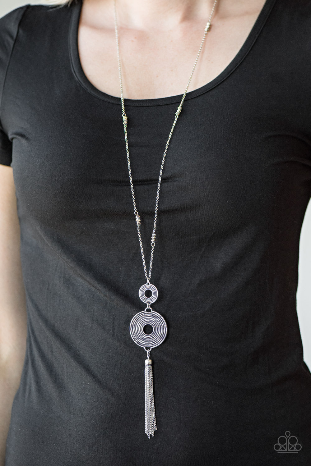 Paparazzi ♥ The WHEEL To Work Wonders - Silver ♥  Necklace