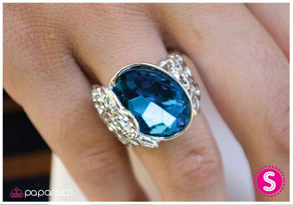 her-majesty-blue-p4wh-blsv-002xx