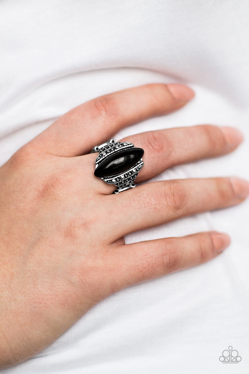 Paparazzi ♥ Trekking Through The Amazon - Black ♥  Ring