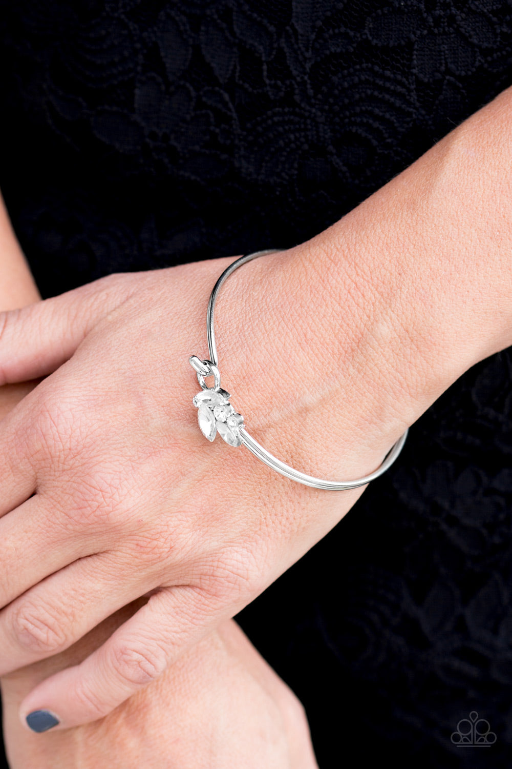 Paparazzi ♥ Glitter Of My Dreams - White ♥  Bracelet