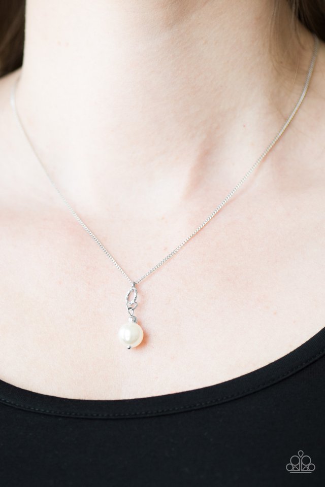 Paparazzi ♥ Timeless Essence - White ♥ Necklace