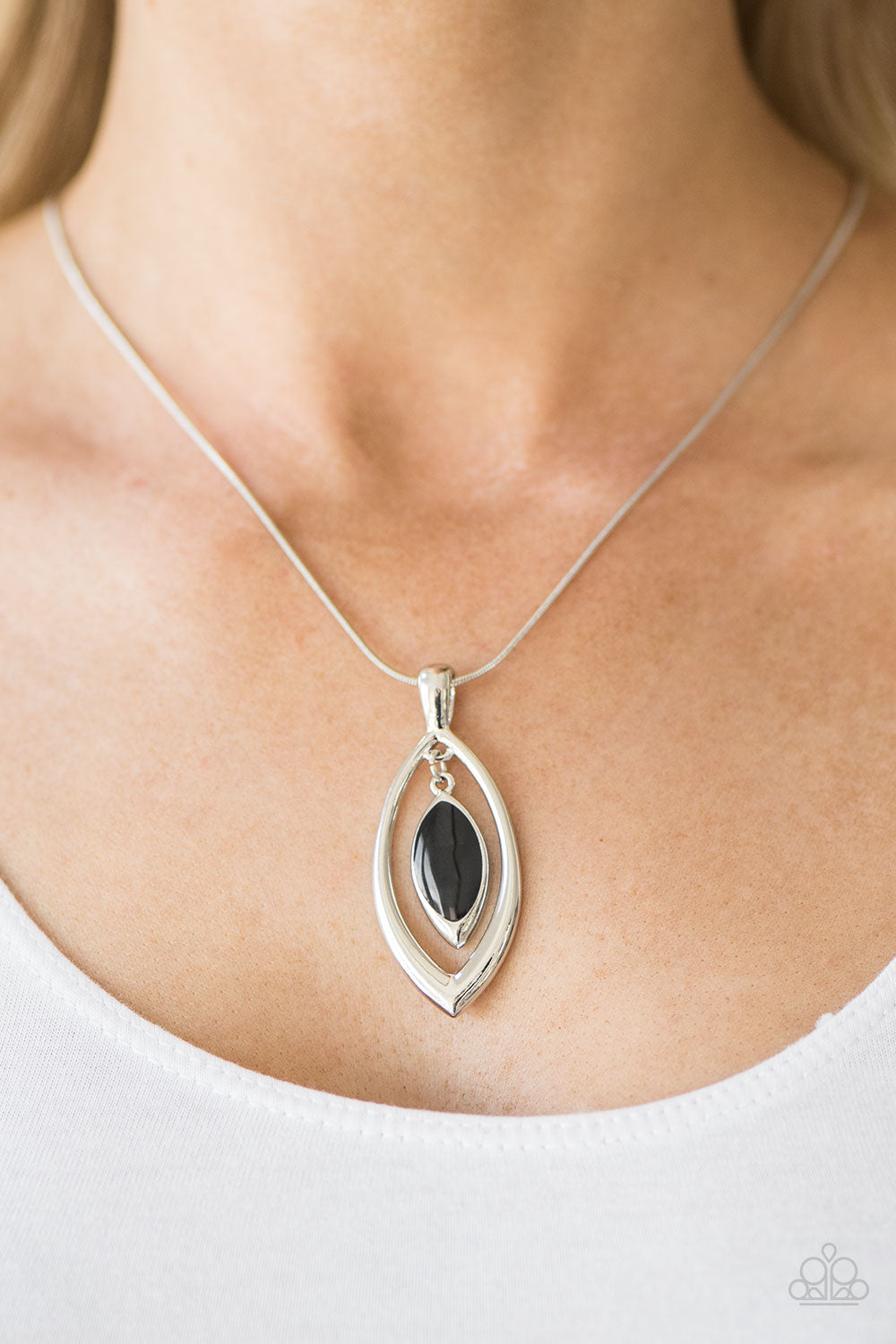 Paparazzi ♥ Exceptional Elegance - Black ♥  Necklace