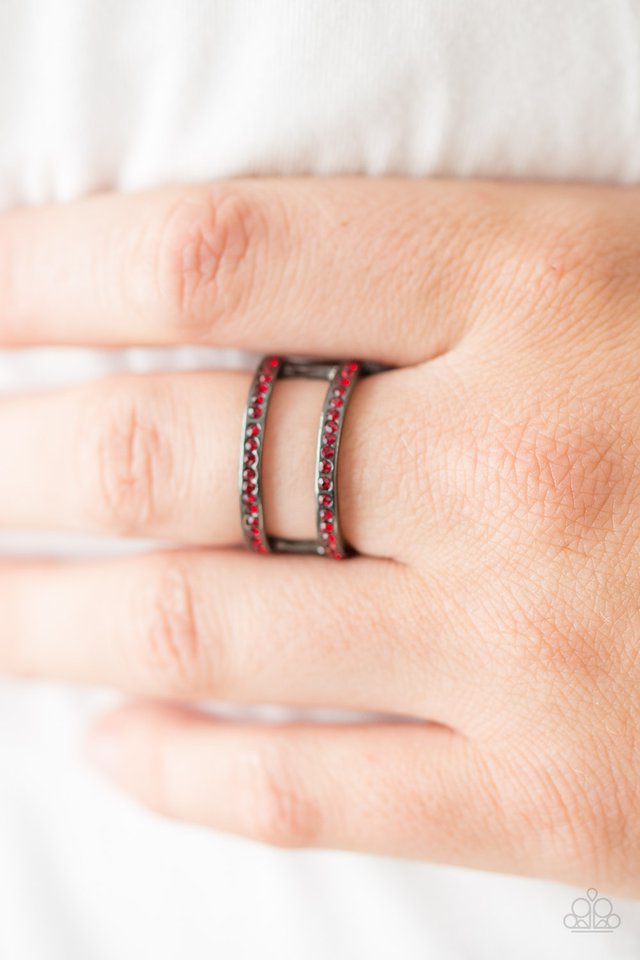 Paparazzi ♥ Surrender The Sparkle - Red ♥ Ring