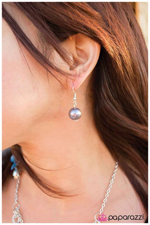 Paparazzi ♥ Leave Me Breathless - Silver ♥ Necklace