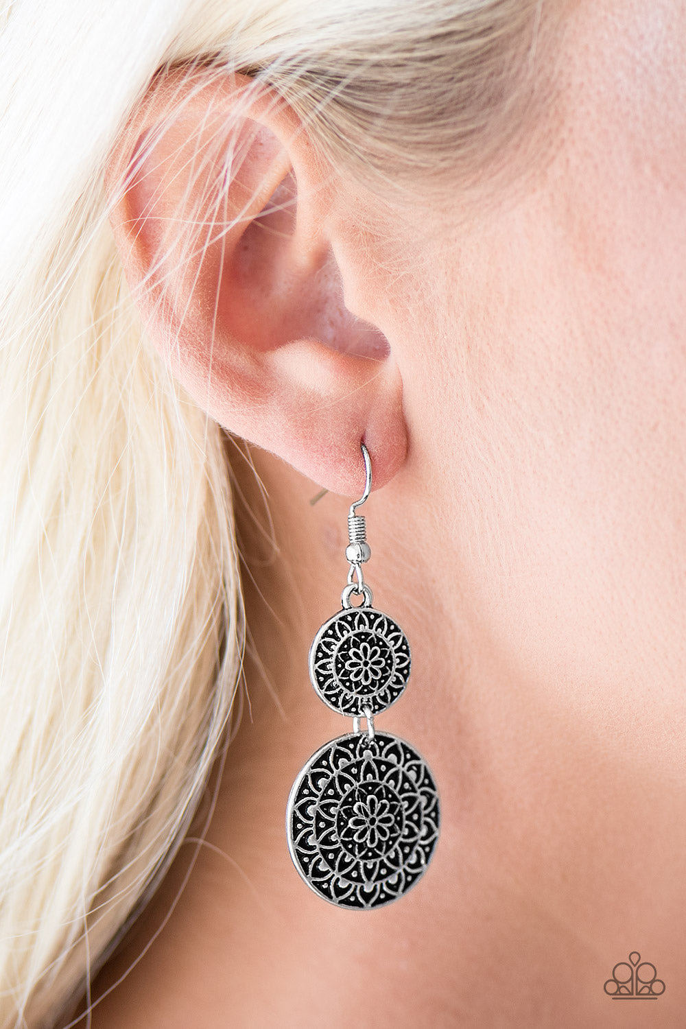 Paparazzi ♥ Wildflower Groves - Silver ♥  Earrings