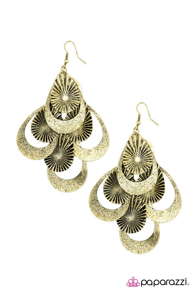 Paparazzi ♥ Glitterazzi - Brass ♥ Earrings
