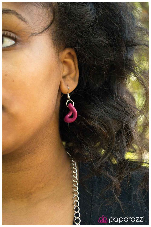 Paparazzi ♥ Display of Beaujolais - Pink ♥ Necklace