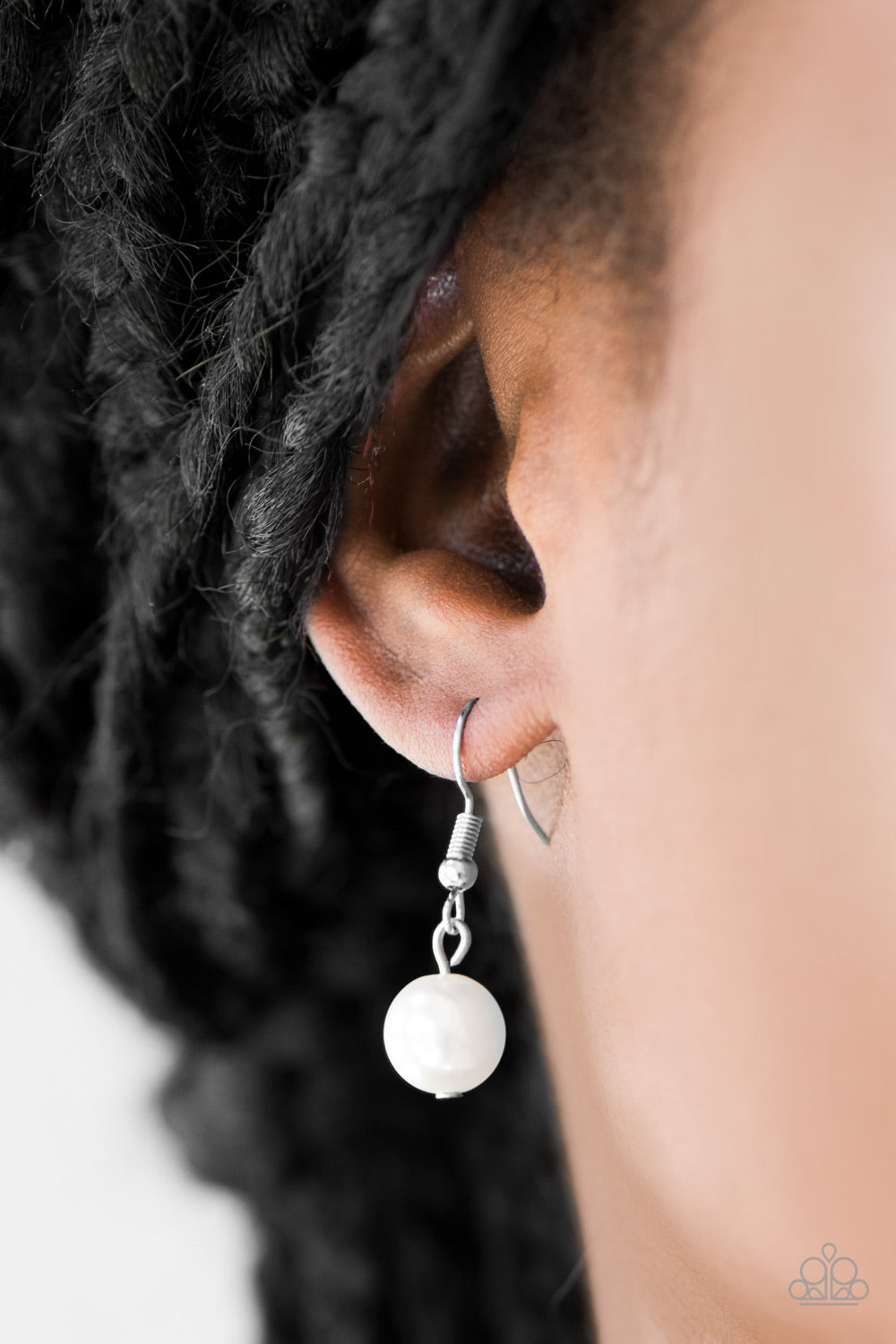 Paparazzi ♥ The Ruling Class - White ♥  Necklace