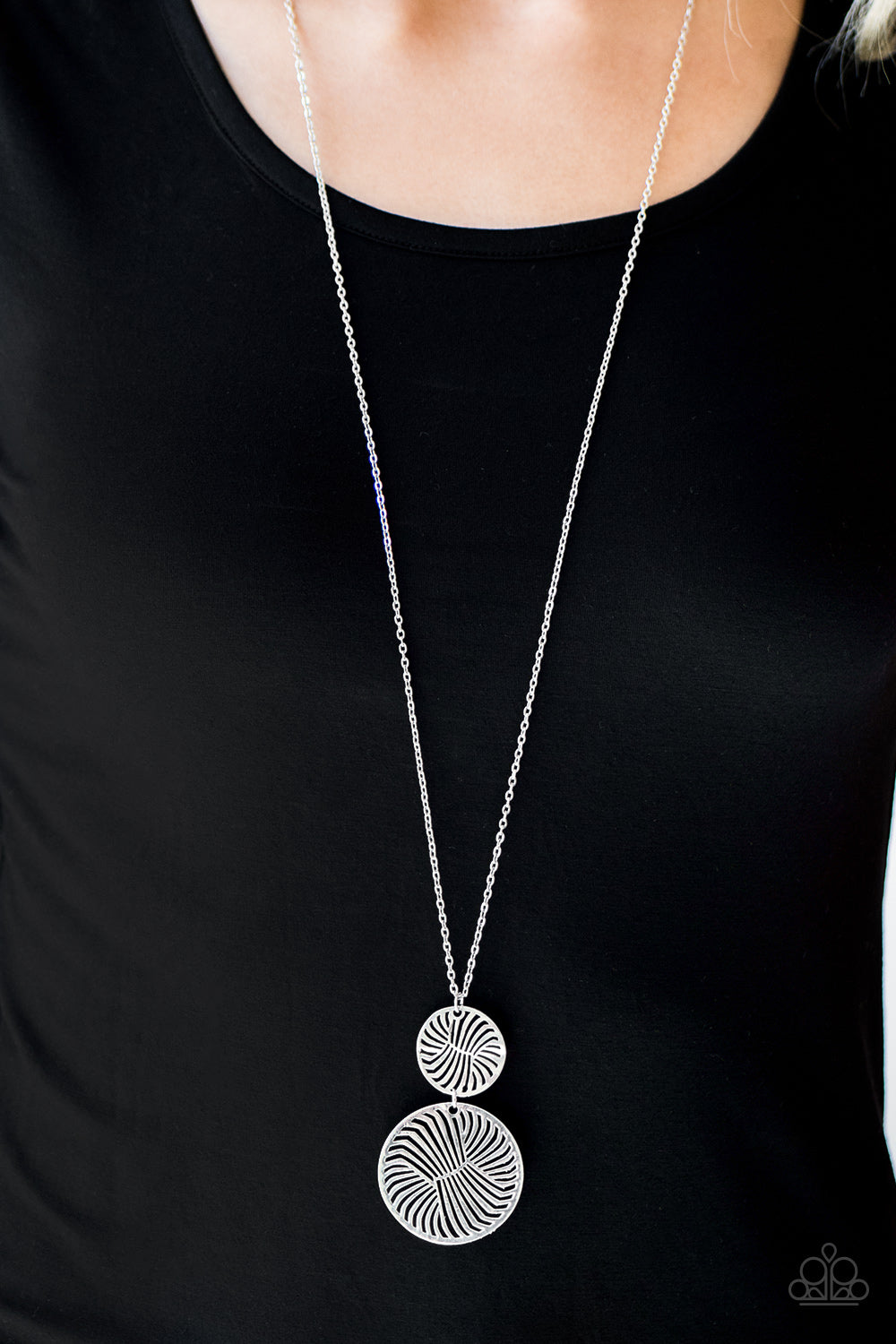 Paparazzi ♥ Spin Your Wheels - Silver ♥  Necklace