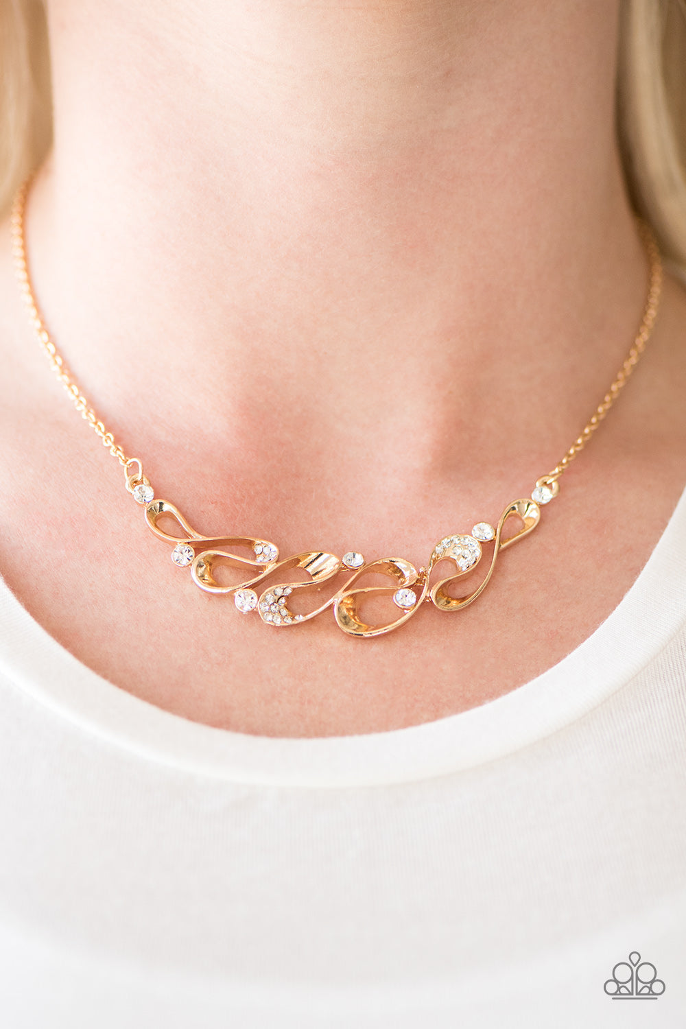 Paparazzi ♥ Easy Money - Gold ♥  Necklace