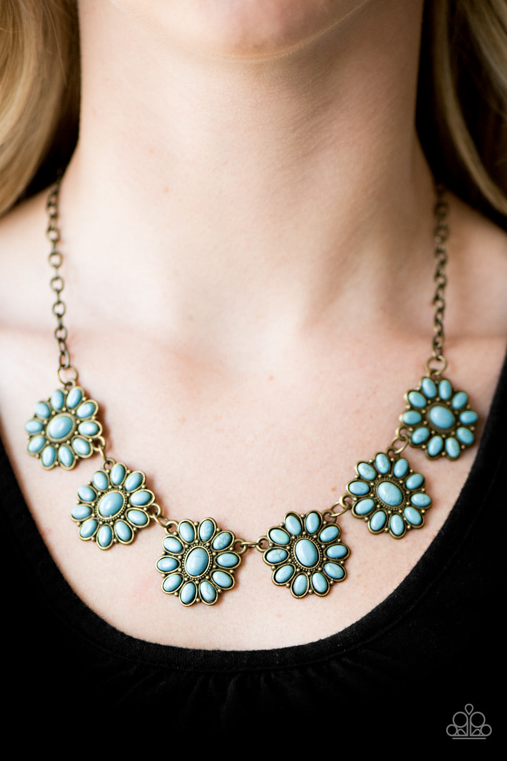 Paparazzi ♥ Blooming Dunes - Brass ♥  Necklace