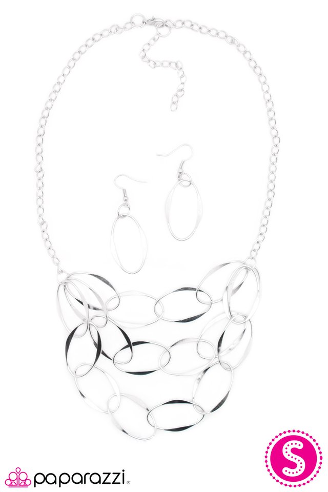 Paparazzi ♥ Right Where I Belong - Silver ♥ Necklace