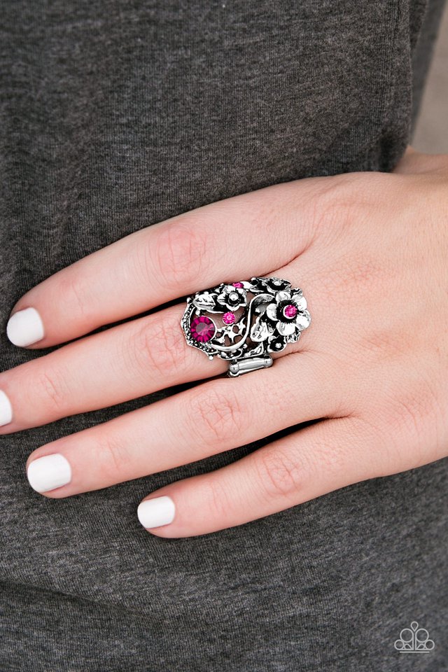 Paparazzi ♥ Toss The Bouquet - Pink ♥ Ring