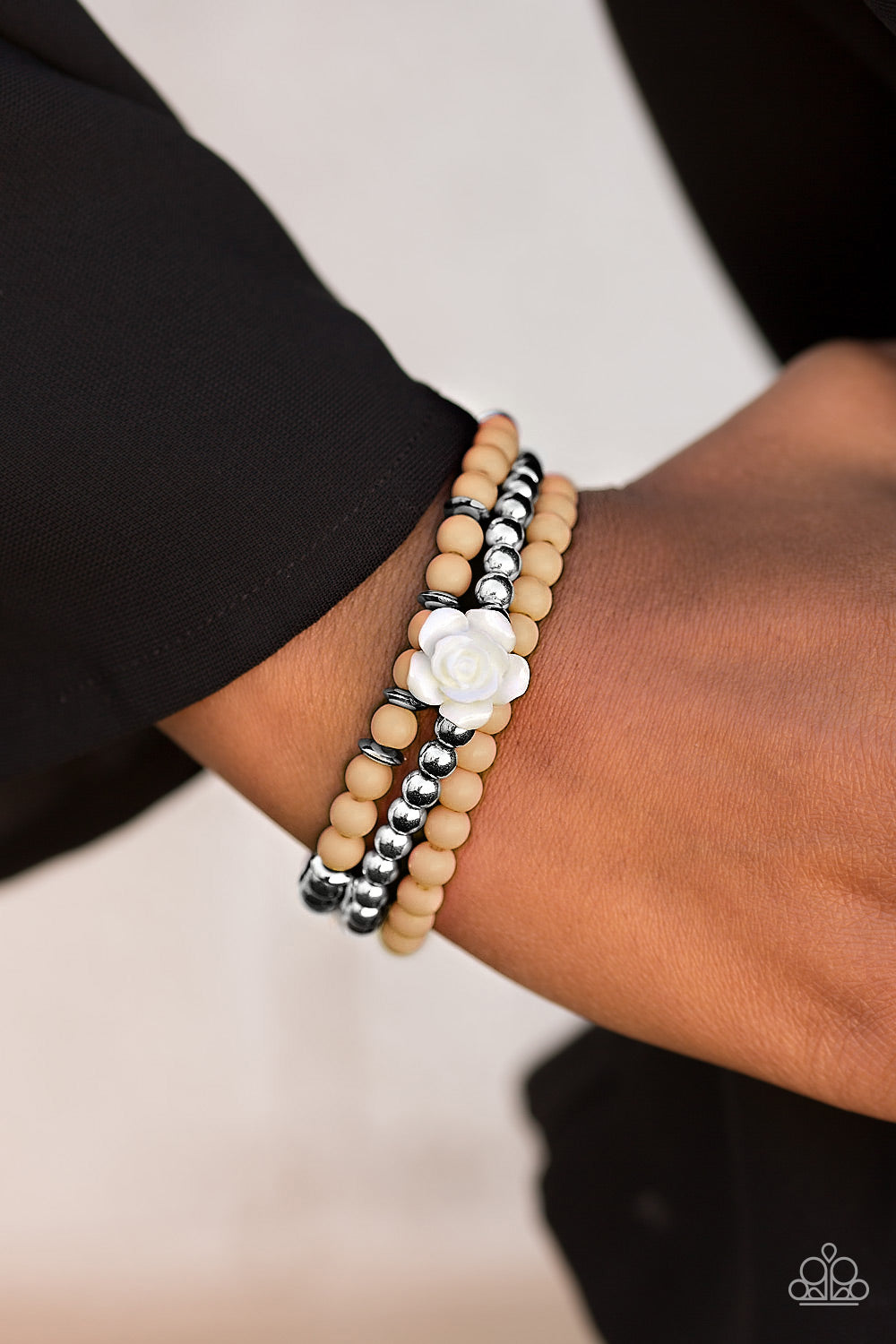 Paparazzi ♥ Waltzing Wildflowers - Brown ♥  Bracelet