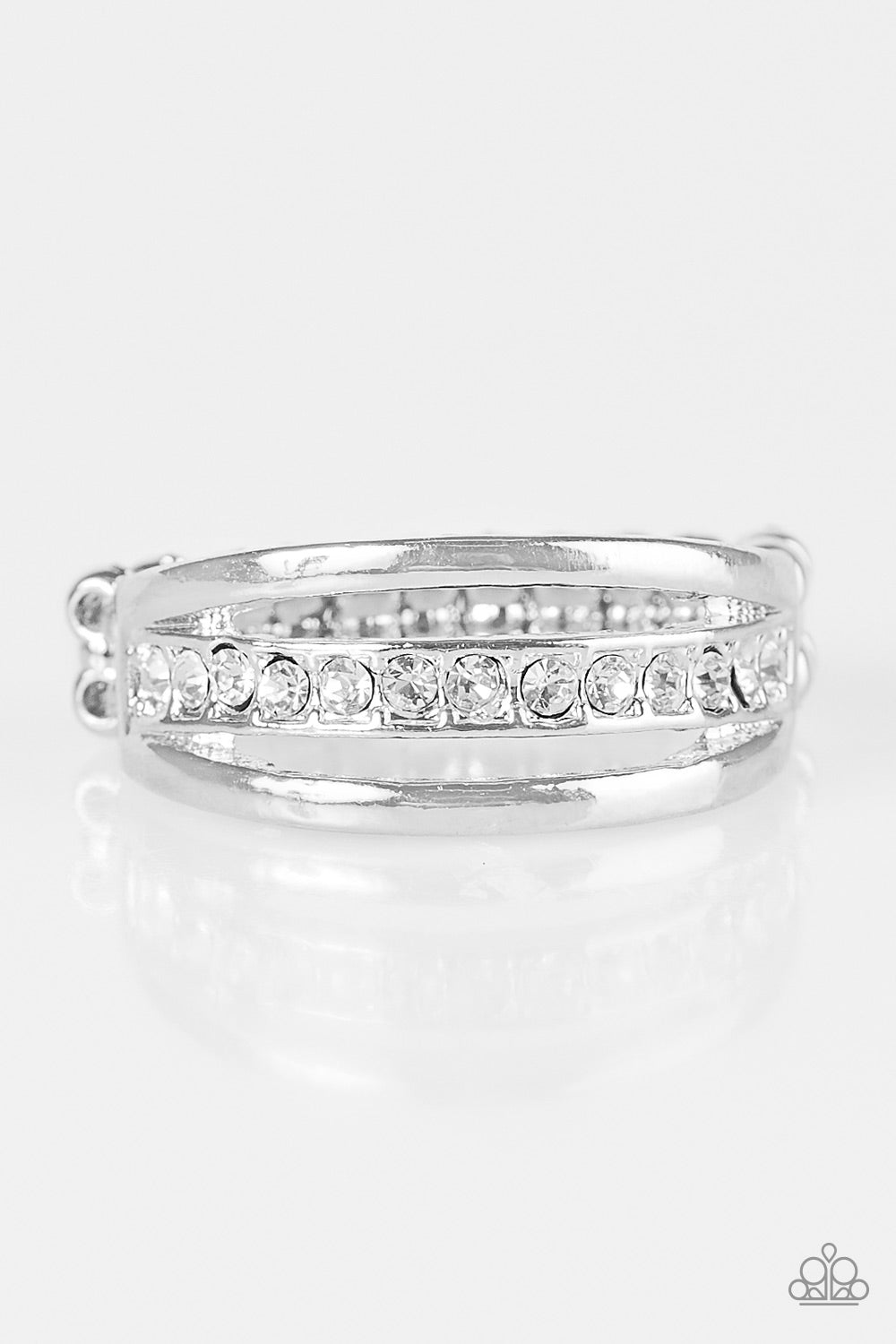 desperately-chic-ing-attention-white-p4da-wtxx-029xx