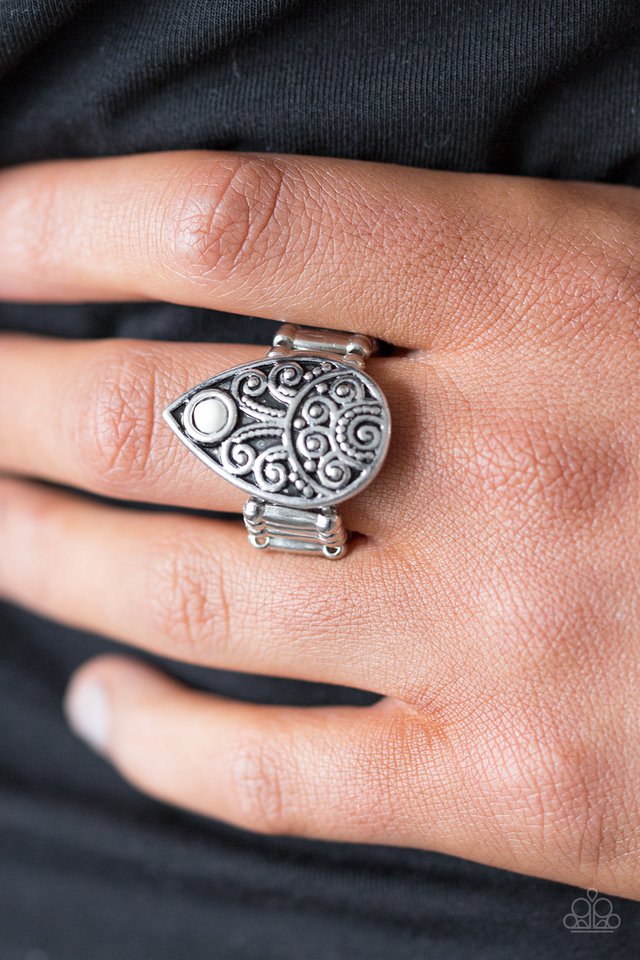 Paparazzi ♥ Mumbai Mambo - White ♥ Ring