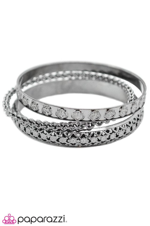 Paparazzi ♥ Guns and Roses - Black ♥ Bracelet