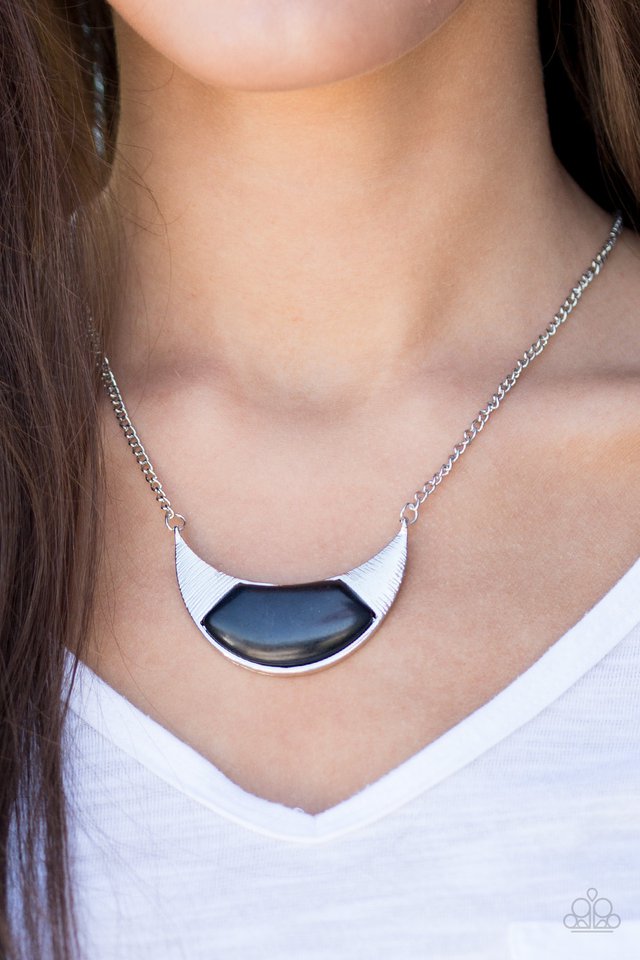 Paparazzi ♥ Run With The Pack - Black ♥ Necklace