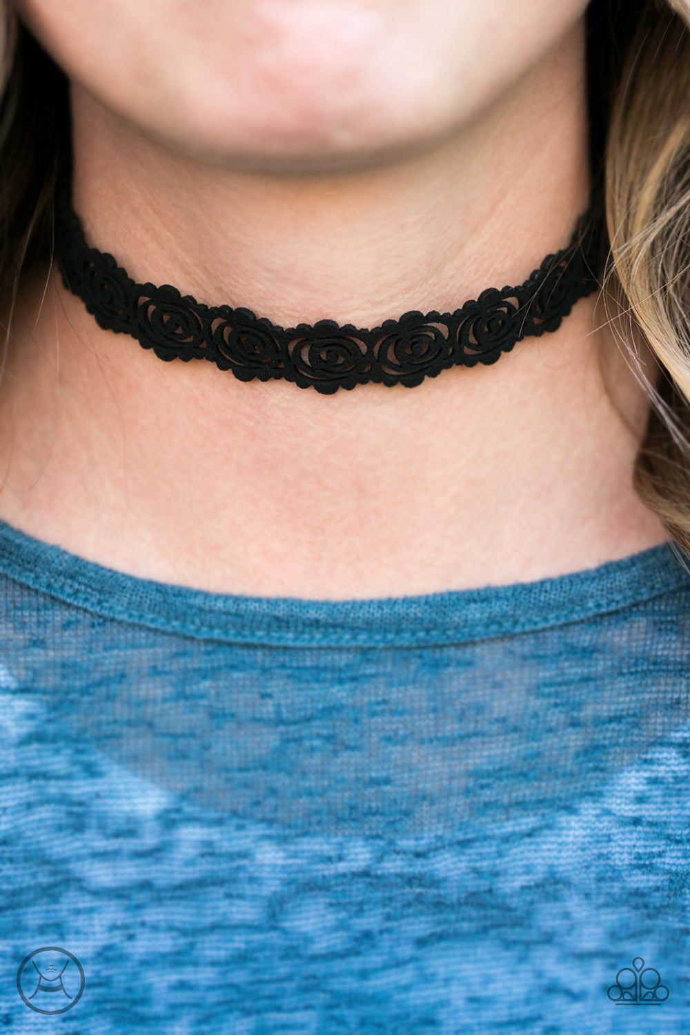 Paparazzi ♥ Feeling FLEURty - Black ♥  Necklace