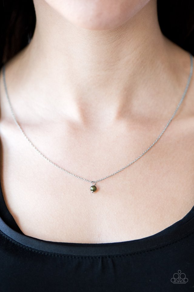 Paparazzi ♥ Dainty and Demure - Green ♥ Necklace