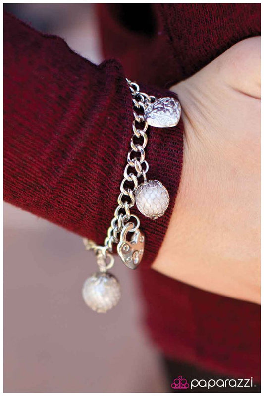 thats-the-way-love-goes-p9wh-wtxx-001jn