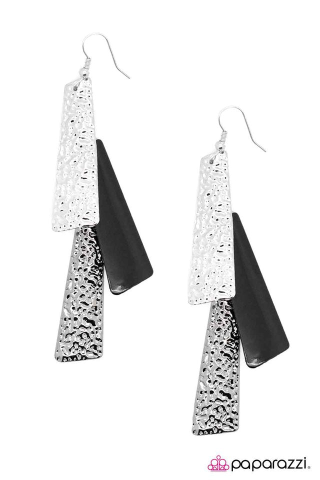 Paparazzi ♥ Sneak Peek - Black ♥ Earrings